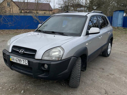 Хендай Туксон 2007 в Тульчине на Automoto.ua Серый Хендай Туксон, объемом двигателя 2 л и пробегом 230 тыс. км за 7300 $, фото 1 на Automoto.ua