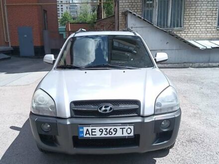 Хендай Туксон 2007 в Харькове на Automoto.ua Серый Хендай Туксон, объемом двигателя 1.98 л и пробегом 200 тыс. км за 8800 $, фото 1 на Automoto.ua