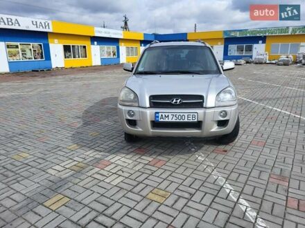 Хендай Туксон 2007 в Житомире на Automoto.ua Серый Хендай Туксон, объемом двигателя 2.01 л и пробегом 240 тыс. км за 6500 $, фото 1 на Automoto.ua