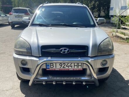 Хендай Туксон 2007 в Полтаве на Automoto.ua Серый Хендай Туксон, объемом двигателя 2 л и пробегом 205 тыс. км за 8000 $, фото 1 на Automoto.ua