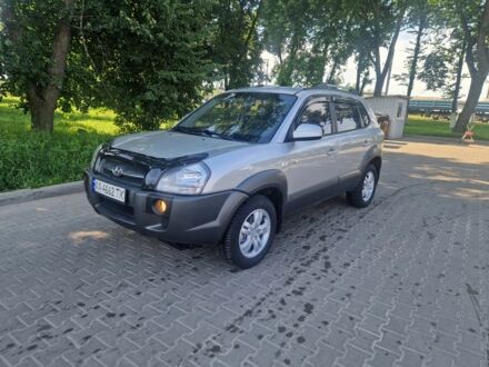 Хендай Туксон 2007 в Шостке на Automoto.ua Серый Хендай Туксон, объемом двигателя 2 л и пробегом 180 тыс. км за 8600 $, фото 1 на Automoto.ua