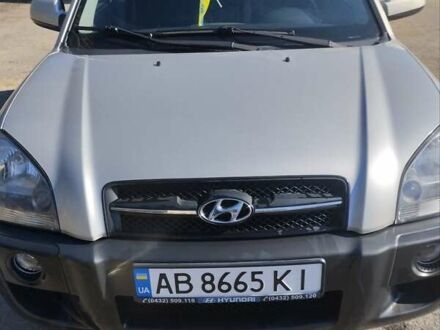 Хендай Туксон 2007 у Шаргороде на Automoto.ua Сірий Хендай Туксон, об'ємом двигуна 1.98 л та пробігом 120 тис. км за 8000 $, фото 1 на Automoto.ua
