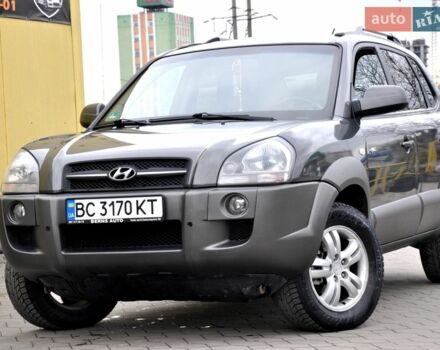 Сірий Хендай Туксон, об'ємом двигуна 2 л та пробігом 242 тис. км за 7900 $, фото 1 на Automoto.ua