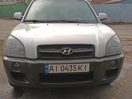 Серый Хендай Туксон, объемом двигателя 2 л и пробегом 204 тыс. км за 7550 $, фото 1 на Automoto.ua