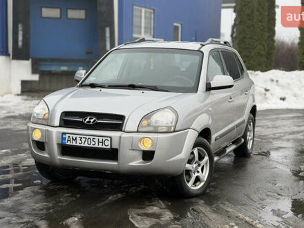 Сірий Хендай Туксон, об'ємом двигуна 1.98 л та пробігом 241 тис. км за 7900 $, фото 1 на Automoto.ua