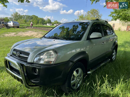 Хендай Туксон 2007 в Киеве на Automoto.ua Серый Хендай Туксон, объемом двигателя 2 л и пробегом 154 тыс. км за 10000 $, фото 1 на Automoto.ua