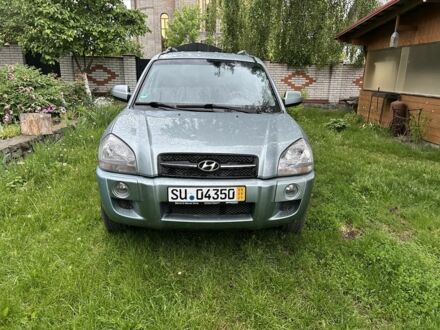 Хендай Туксон 2007 у Маньківка на Automoto.ua Сірий Хендай Туксон, об'ємом двигуна 2 л та пробігом 137 тис. км за 9300 $, фото 1 на Automoto.ua