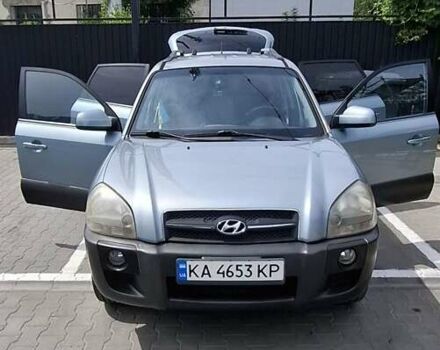 Сірий Хендай Туксон, об'ємом двигуна 1.98 л та пробігом 258 тис. км за 8500 $, фото 1 на Automoto.ua