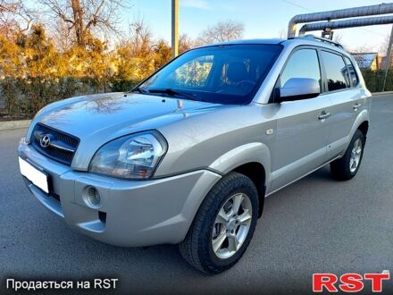 Хендай Туксон 2007 в Александрие на Automoto.ua Серый Хендай Туксон, объемом двигателя 20 л и пробегом 200 тыс. км за 7800 $, фото 1 на Automoto.ua