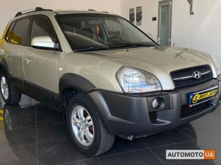 Хендай Туксон 2007 у Червонограде на Automoto.ua Сірий Хендай Туксон, об'ємом двигуна 2 л та пробігом 259 тис. км за 7700 $, фото 1 на Automoto.ua