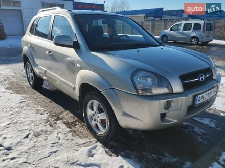 Хендай Туксон 2007 в Радомышле на Automoto.ua Серый Хендай Туксон, объемом двигателя 1.98 л и пробегом 264 тыс. км за 7500 $, фото 1 на Automoto.ua