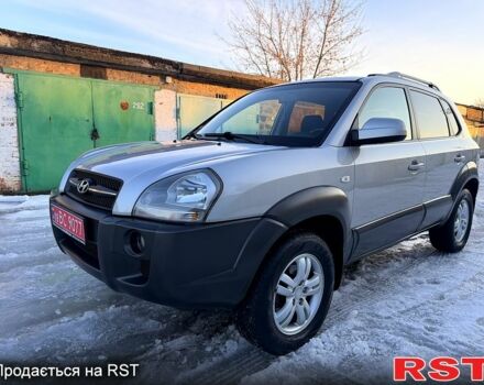 Серый Хендай Туксон, объемом двигателя 2 л и пробегом 19500 тыс. км за 7950 $, фото 1 на Automoto.ua