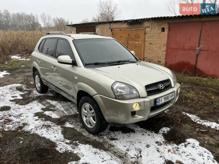 Хендай Туксон 2007 в Миргороде на Automoto.ua Серый Хендай Туксон, объемом двигателя 1.98 л и пробегом 133 тыс. км за 8500 $, фото 1 на Automoto.ua