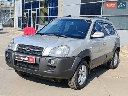 Хендай Туксон 2007 в Харькове на Automoto.ua Серый Хендай Туксон, объемом двигателя 2.7 л и пробегом 210 тыс. км за 8790 $, фото 1 на Automoto.ua