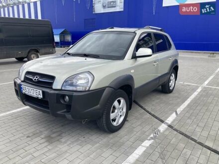 Хендай Туксон 2007 у Вінниці на Automoto.ua Сірий Хендай Туксон, об'ємом двигуна 2 л та пробігом 134 тис. км за 7700 $, фото 1 на Automoto.ua