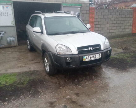 Серый Хендай Туксон, объемом двигателя 1.98 л и пробегом 194 тыс. км за 7200 $, фото 1 на Automoto.ua