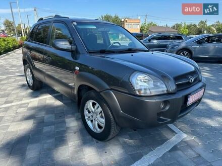 Хендай Туксон 2007 в Виннице на Automoto.ua Серый Хендай Туксон, объемом двигателя 1.98 л и пробегом 169 тыс. км за 7900 $, фото 1 на Automoto.ua