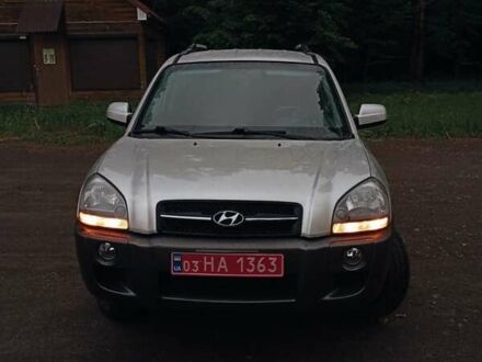 Хендай Туксон 2007 в Дубно на Automoto.ua Серый Хендай Туксон, объемом двигателя 1.98 л и пробегом 244 тыс. км за 7850 $, фото 1 на Automoto.ua