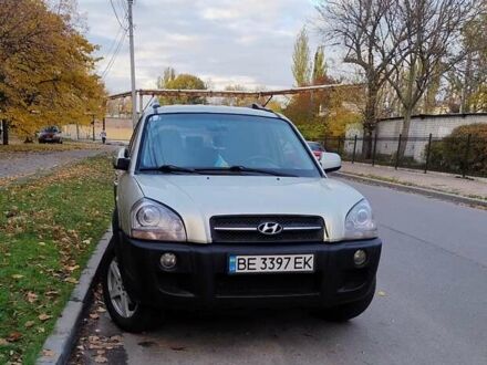 Хендай Туксон 2007 у Одесі на Automoto.ua Сірий Хендай Туксон, об'ємом двигуна 2 л та пробігом 198 тис. км за 7000 $, фото 1 на Automoto.ua