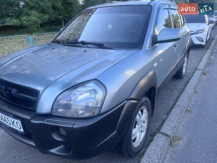 Хендай Туксон 2007 в Киеве на Automoto.ua Серый Хендай Туксон, объемом двигателя 2 л и пробегом 265 тыс. км за 7300 $, фото 1 на Automoto.ua
