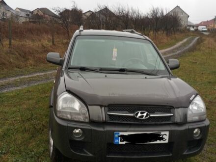 Сірий Хендай Туксон, об'ємом двигуна 2 л та пробігом 267 тис. км за 8300 $, фото 1 на Automoto.ua