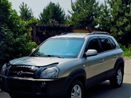 Хендай Туксон 2007 у Дніпро (Дніпропетровську) на Automoto.ua Сірий Хендай Туксон, об'ємом двигуна 2 л та пробігом 186 тис. км за 8600 $, фото 1 на Automoto.ua