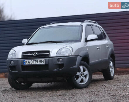 Сірий Хендай Туксон, об'ємом двигуна 2 л та пробігом 305 тис. км за 7350 $, фото 1 на Automoto.ua