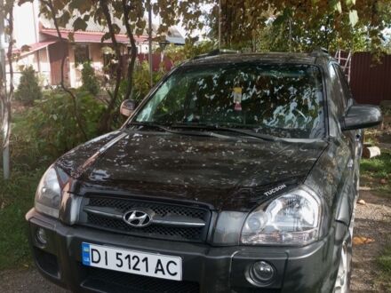 Хендай Туксон 2007 в Мукачеве на Automoto.ua Серый Хендай Туксон, объемом двигателя 2 л и пробегом 280 тыс. км за 8499 $, фото 1 на Automoto.ua