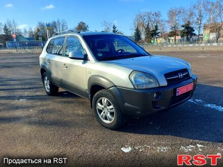 Хендай Туксон 2007 в Первомайском на Automoto.ua Серый Хендай Туксон, объемом двигателя 20 л и пробегом 252 тыс. км за 7800 $, фото 1 на Automoto.ua