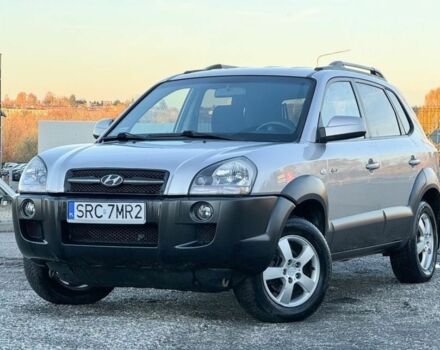 Серый Хендай Туксон, объемом двигателя 2 л и пробегом 262 тыс. км за 3750 $, фото 1 на Automoto.ua