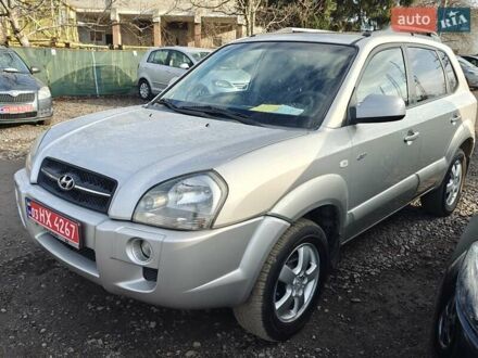 Сірий Хендай Туксон, об'ємом двигуна 1.98 л та пробігом 210 тис. км за 8888 $, фото 1 на Automoto.ua
