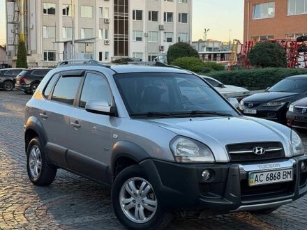 Сірий Хендай Туксон, об'ємом двигуна 2 л та пробігом 217 тис. км за 7200 $, фото 1 на Automoto.ua