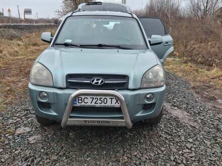 Сірий Хендай Туксон, об'ємом двигуна 1.98 л та пробігом 270 тис. км за 6900 $, фото 1 на Automoto.ua