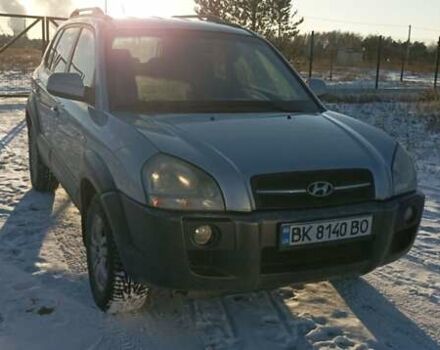 Сірий Хендай Туксон, об'ємом двигуна 1.98 л та пробігом 335 тис. км за 6500 $, фото 1 на Automoto.ua