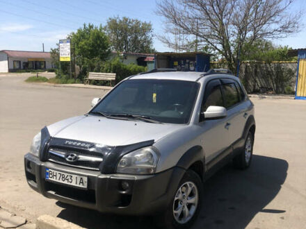 Хендай Туксон 2008 в Одессе на Automoto.ua Серый Хендай Туксон, объемом двигателя 1.98 л и пробегом 218 тыс. км за 7500 $, фото 1 на Automoto.ua
