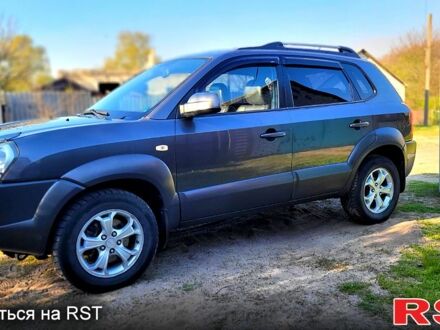 Хендай Туксон 2008 в Мерефа на Automoto.ua Серый Хендай Туксон, объемом двигателя 2 л и пробегом 190 тыс. км за 8500 $, фото 1 на Automoto.ua