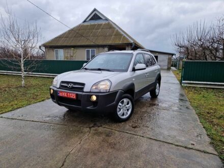Сірий Хендай Туксон, об'ємом двигуна 2 л та пробігом 175 тис. км за 8700 $, фото 1 на Automoto.ua