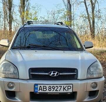 Сірий Хендай Туксон, об'ємом двигуна 1.99 л та пробігом 272 тис. км за 8500 $, фото 1 на Automoto.ua