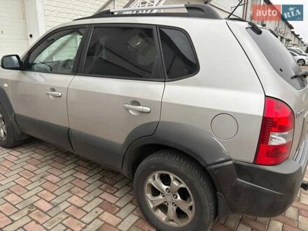 Сірий Хендай Туксон, об'ємом двигуна 2 л та пробігом 330 тис. км за 6200 $, фото 1 на Automoto.ua