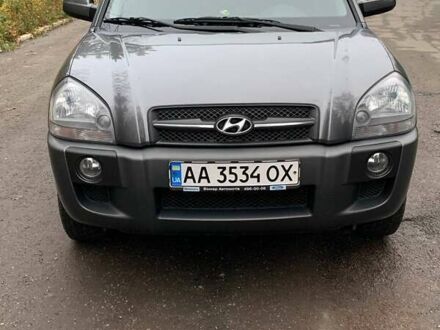 Серый Хендай Туксон, объемом двигателя 1.98 л и пробегом 170 тыс. км за 8800 $, фото 1 на Automoto.ua
