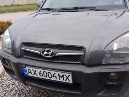 Хендай Туксон 2008 в Павлограде на Automoto.ua Серый Хендай Туксон, объемом двигателя 2 л и пробегом 172 тыс. км за 8750 $, фото 1 на Automoto.ua