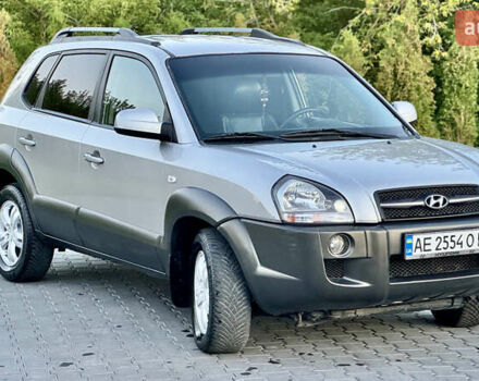Хендай Туксон 2008 у Зборів на Automoto.ua Сірий Хендай Туксон, об'ємом двигуна 1.99 л та пробігом 228 тис. км за 8500 $, фото 1 на Automoto.ua