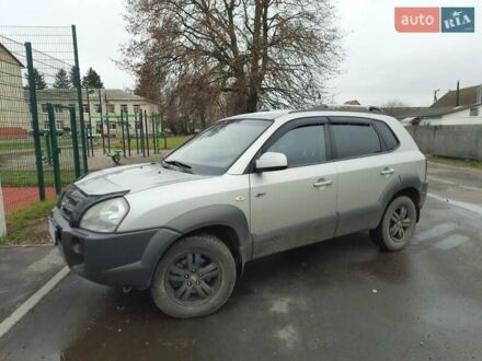Хендай Туксон 2008 у Полтаві на Automoto.ua Сірий Хендай Туксон, об'ємом двигуна 1.98 л та пробігом 222 тис. км за 8000 $, фото 1 на Automoto.ua