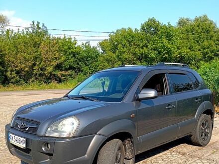 Сірий Хендай Туксон, об'ємом двигуна 2 л та пробігом 260 тис. км за 7000 $, фото 1 на Automoto.ua