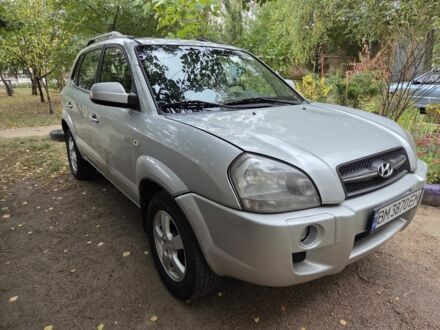 Серый Хендай Туксон, объемом двигателя 2 л и пробегом 170 тыс. км за 3300 $, фото 1 на Automoto.ua