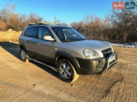 Хендай Туксон 2008 у Запоріжжя на Automoto.ua Сірий Хендай Туксон, об'ємом двигуна 1.98 л та пробігом 200 тис. км за 8800 $, фото 1 на Automoto.ua