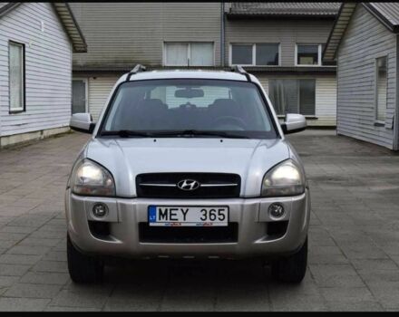 Серый Хендай Туксон, объемом двигателя 2 л и пробегом 230 тыс. км за 5500 $, фото 1 на Automoto.ua