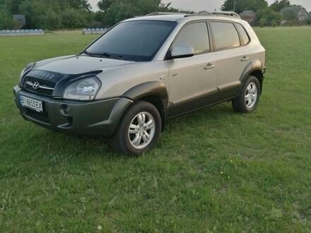 Хендай Туксон 2008 в Красноград на Automoto.ua Серый Хендай Туксон, объемом двигателя 2.7 л и пробегом 170 тыс. км за 8800 $, фото 1 на Automoto.ua