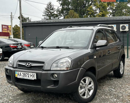 Серый Хендай Туксон, объемом двигателя 2 л и пробегом 163 тыс. км за 8100 $, фото 1 на Automoto.ua