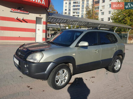 Хендай Туксон 2008 в Тернополе на Automoto.ua Серый Хендай Туксон, объемом двигателя 1.98 л и пробегом 186 тыс. км за 6600 $, фото 1 на Automoto.ua